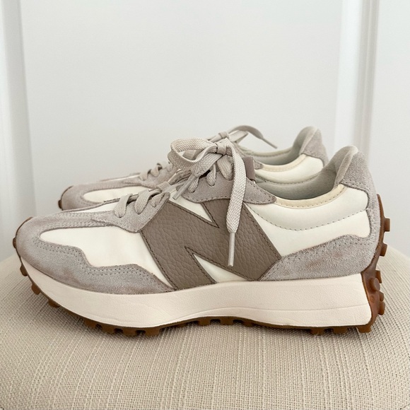 New Balance Women's & Men’s 327 Logo Pop Casual Sneakers - Picture 4 of 15